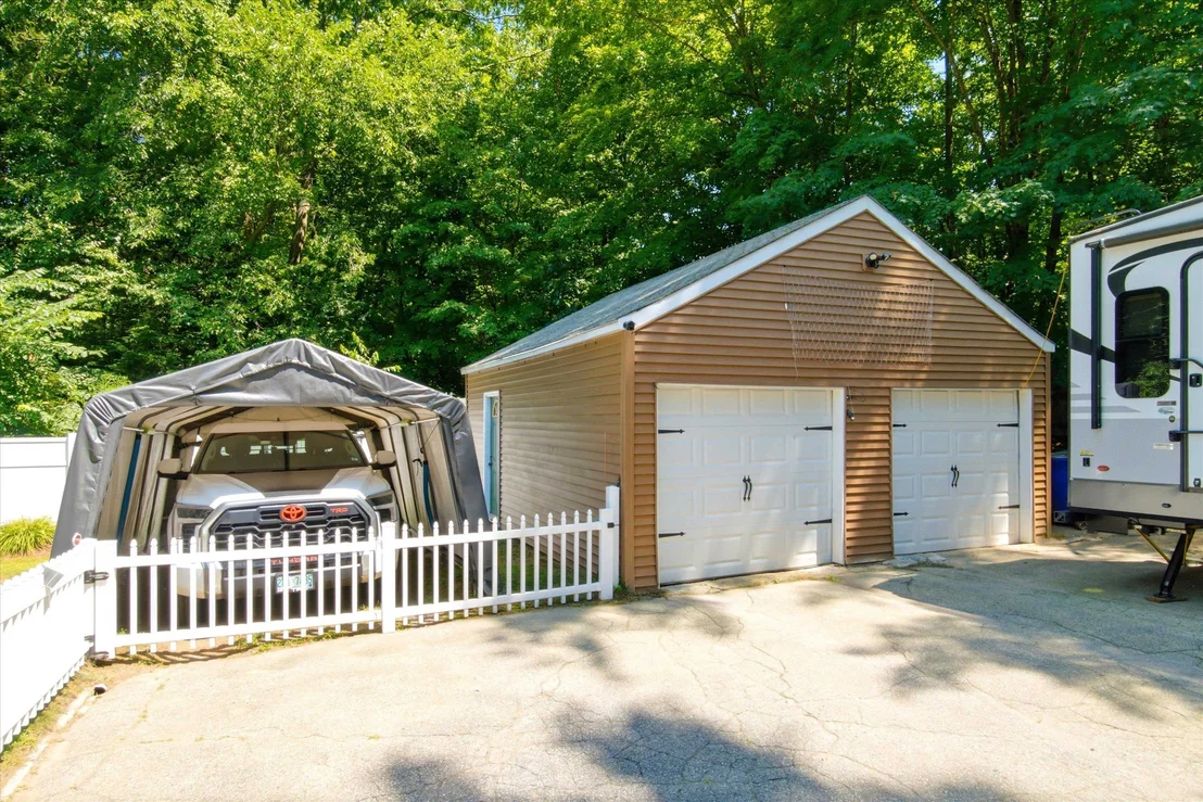 Photo of 30 Danis Park