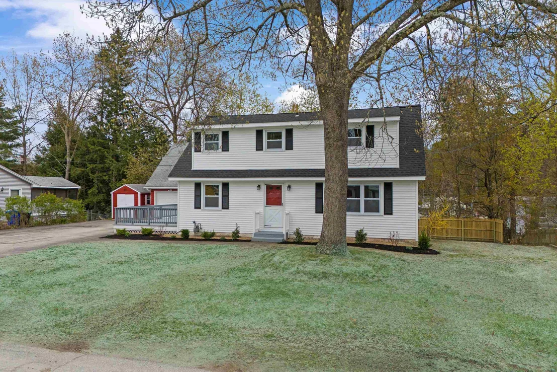 Photo of 12 Hemlock