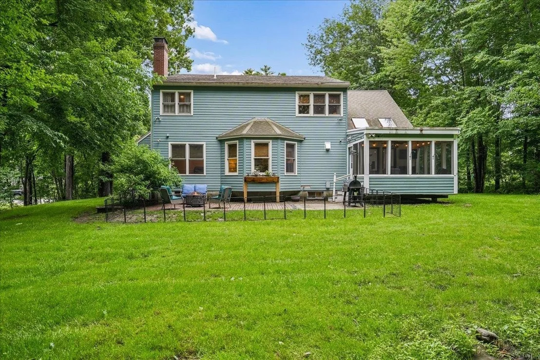 Photo of 72 Oakmont