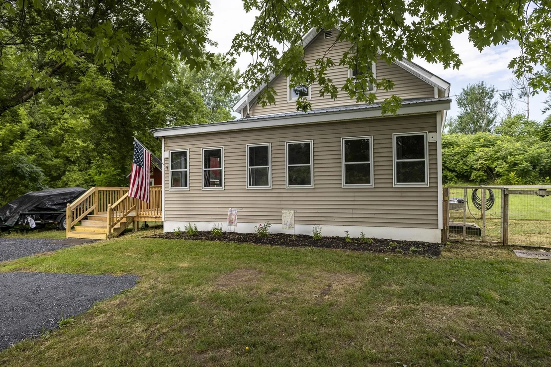 Photo of 4840 US Route 2