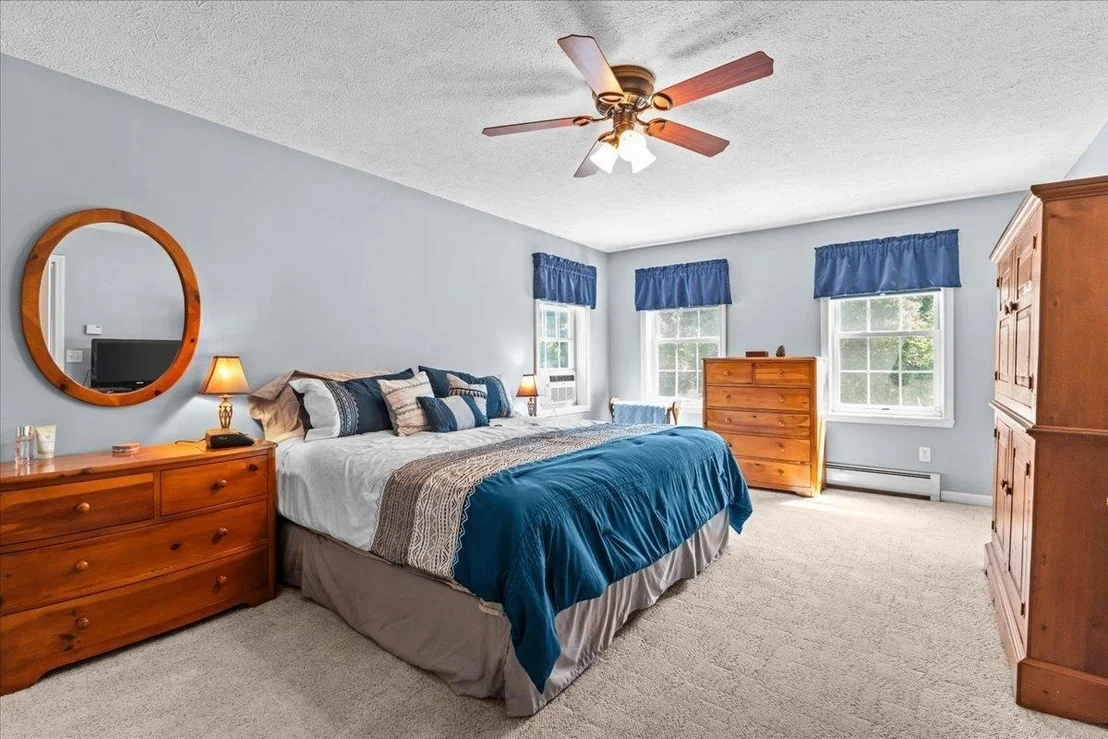 Photo of 33 Stacy