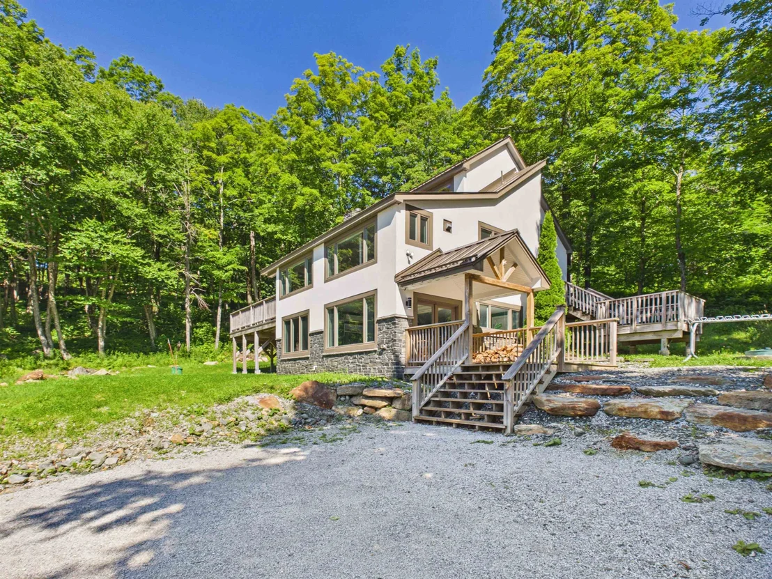 Photo of Unit UNITD at 300 Trailside