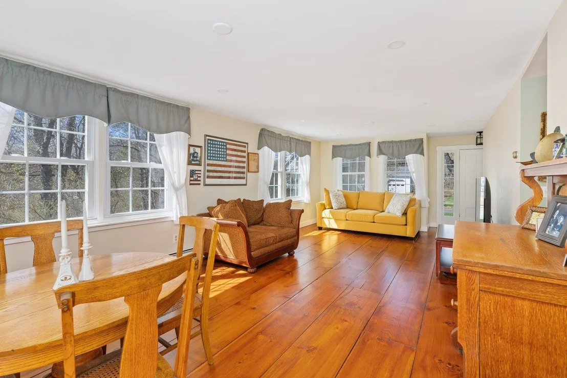 Photo of 660 Forristall