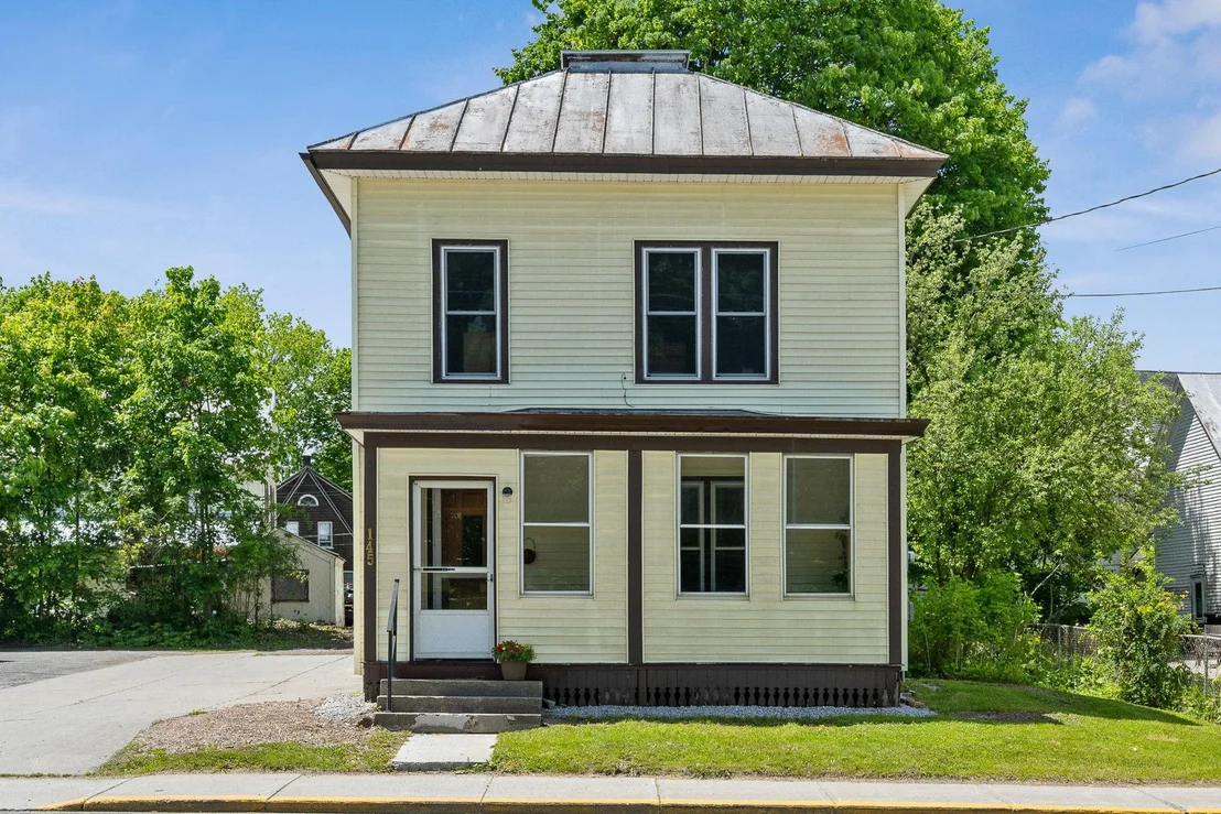 Photo of 145 Washington