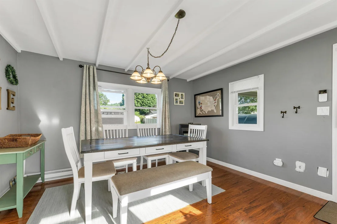 Photo of 6 Emerson