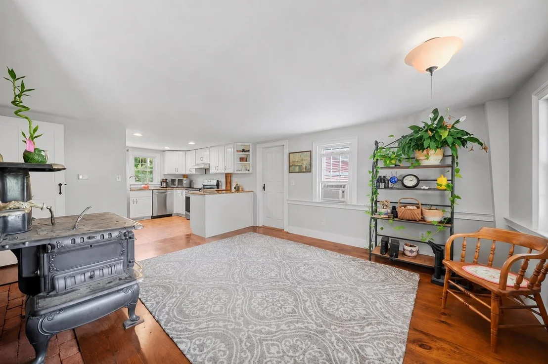 Photo of 164 Mason