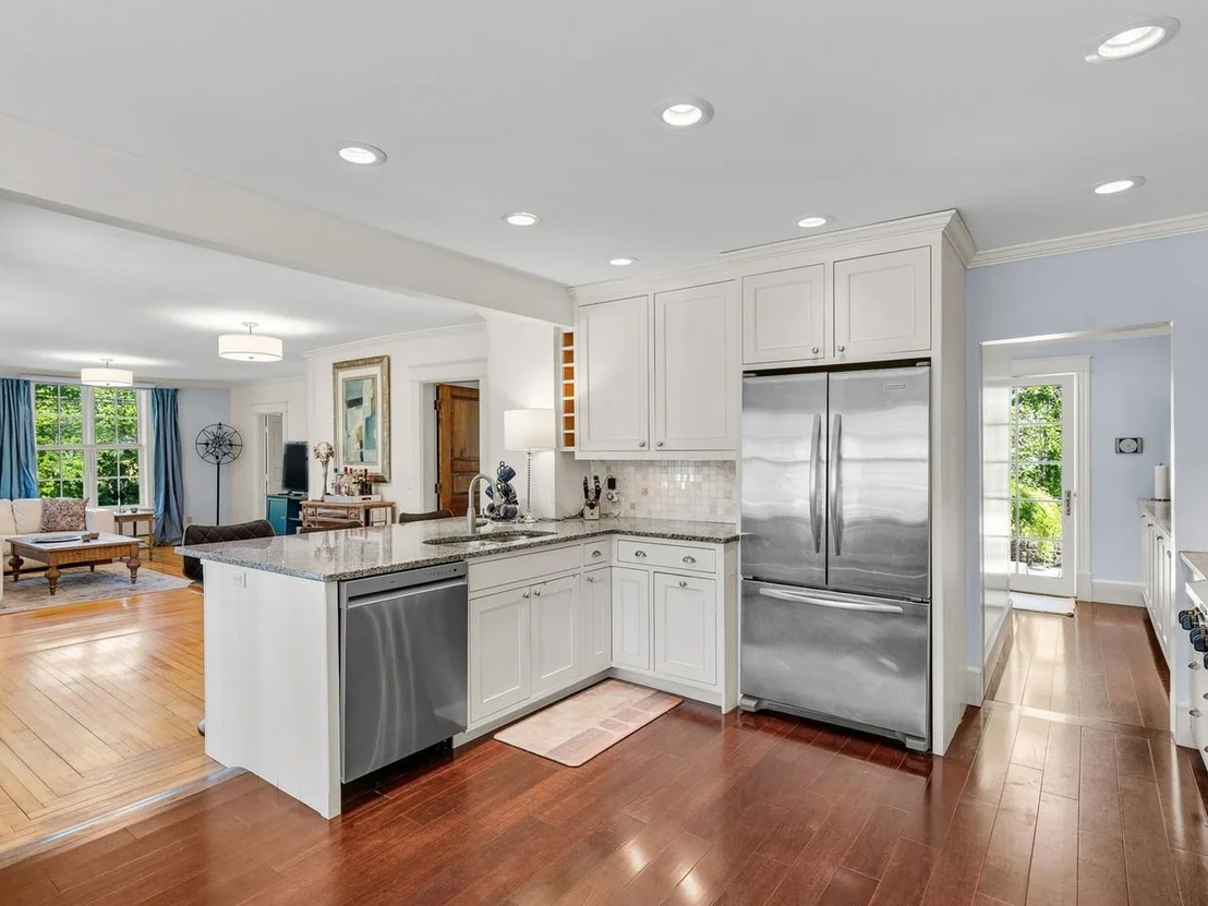Photo of 609 Common