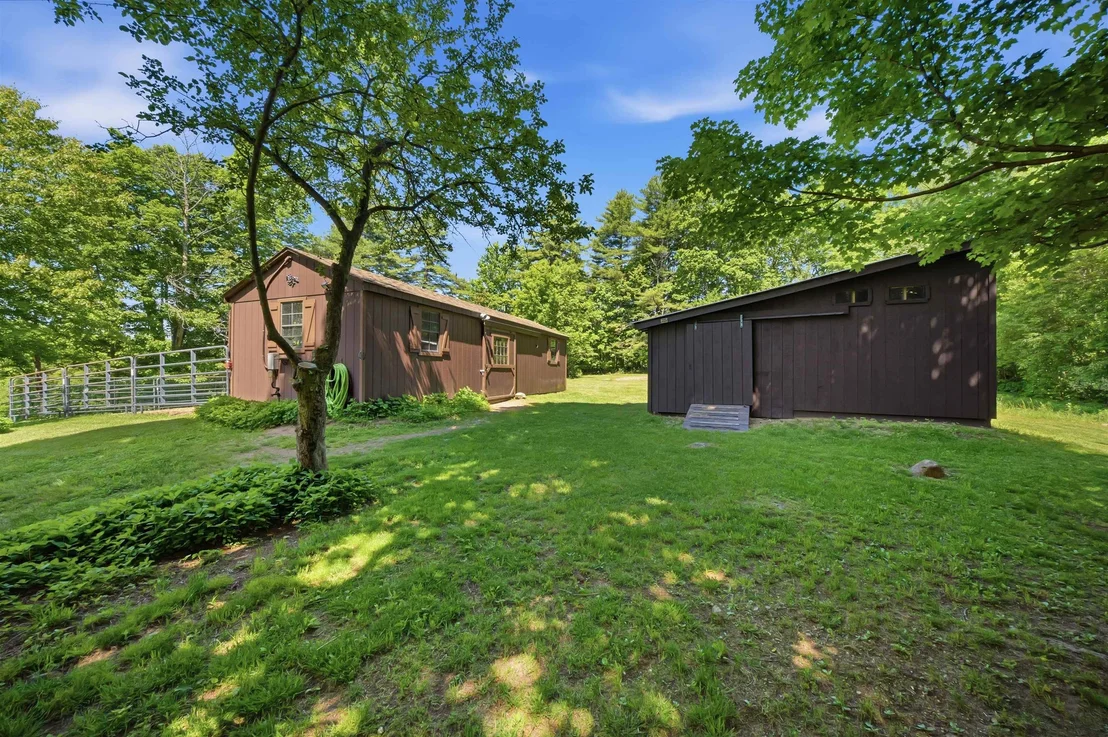 Photo of 291 Halfmoon Pond