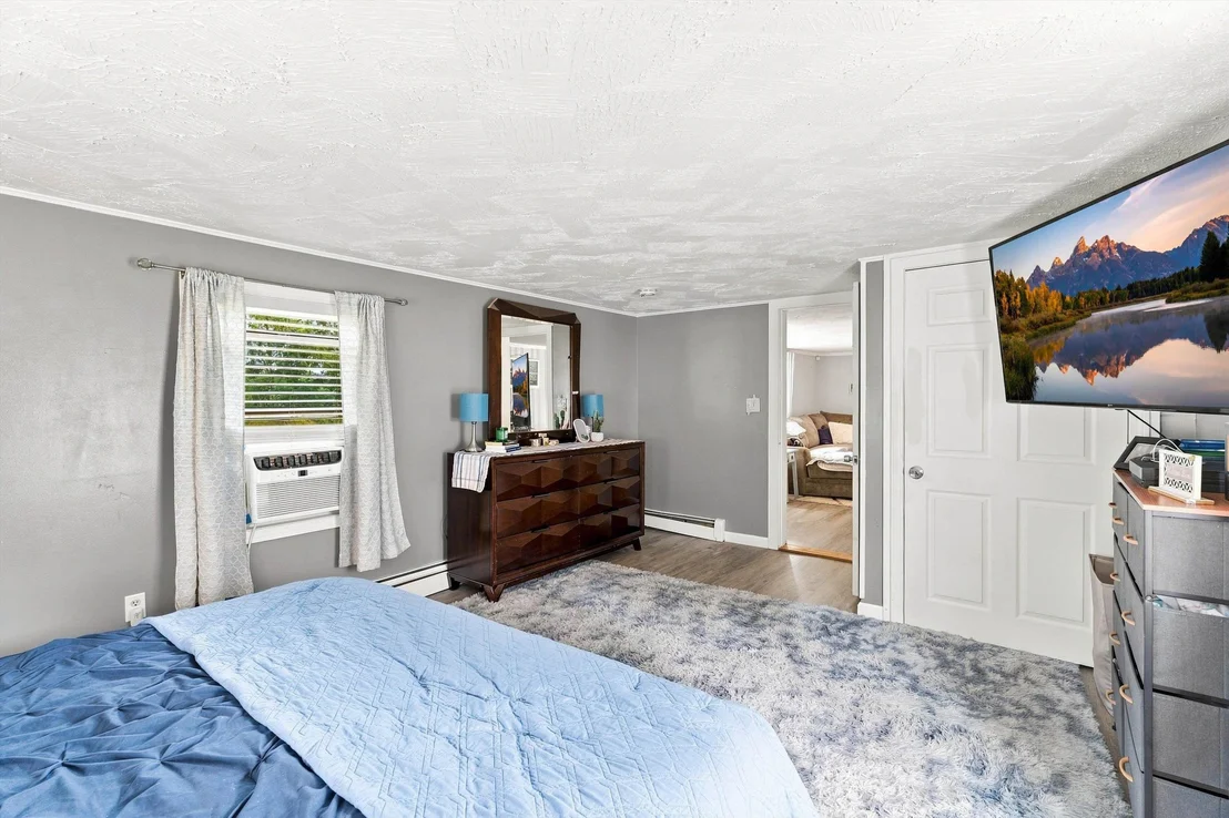 Photo of 33 Beacon Hill