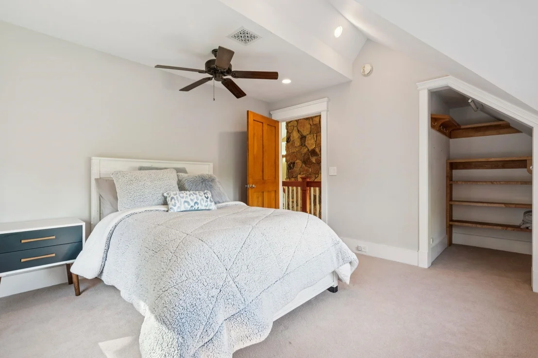 Photo of 12 Lakeview