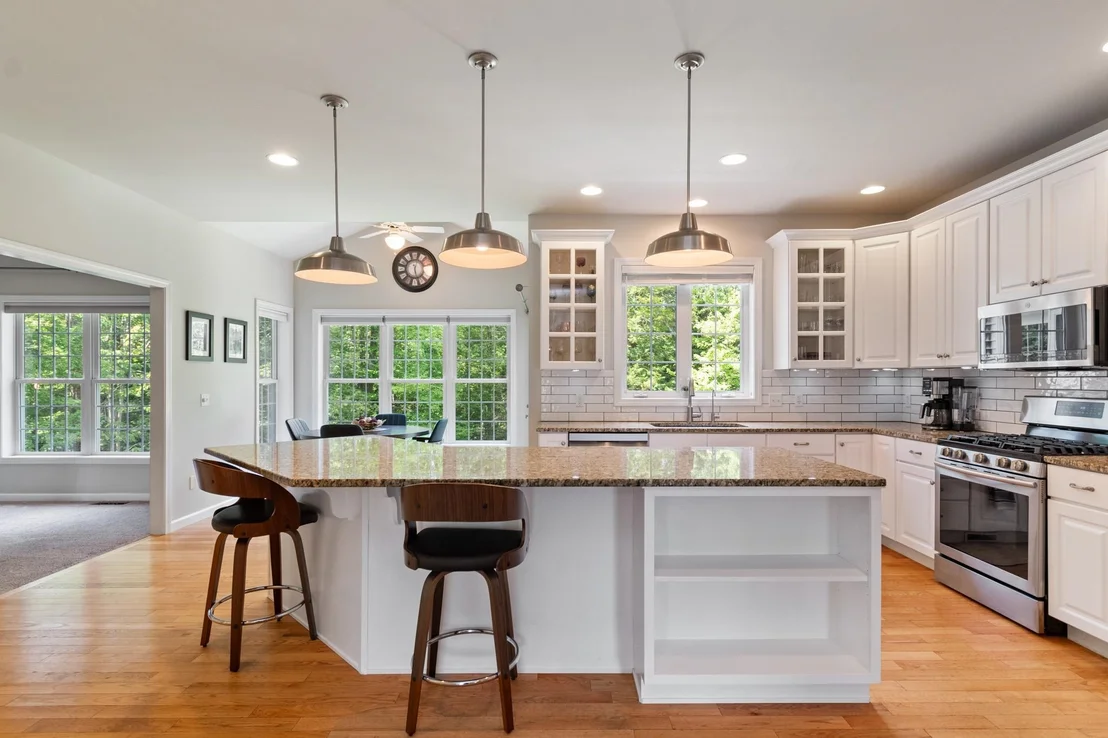 Photo of 900 Ledgewood