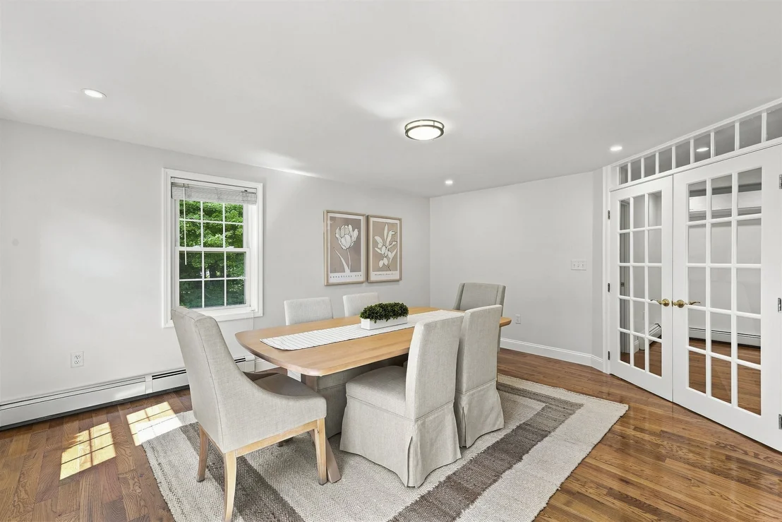 Photo of 9 Alexandra