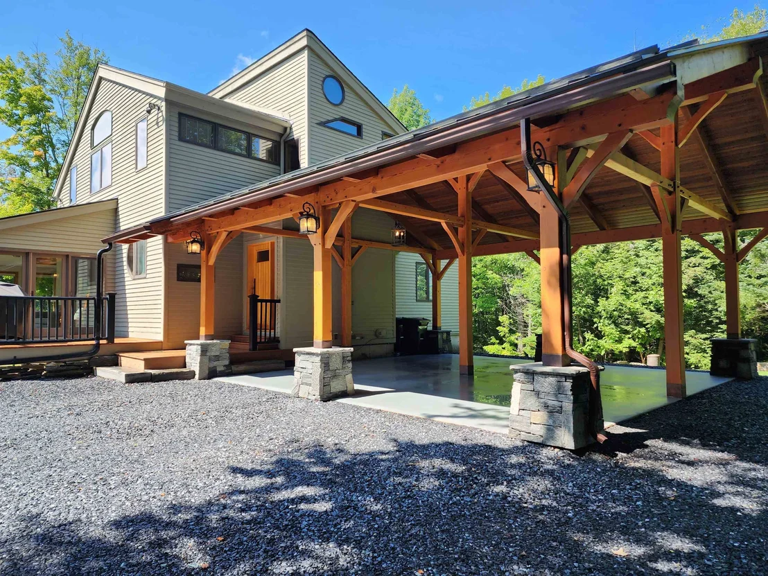 Photo of 426 Roaring Brook