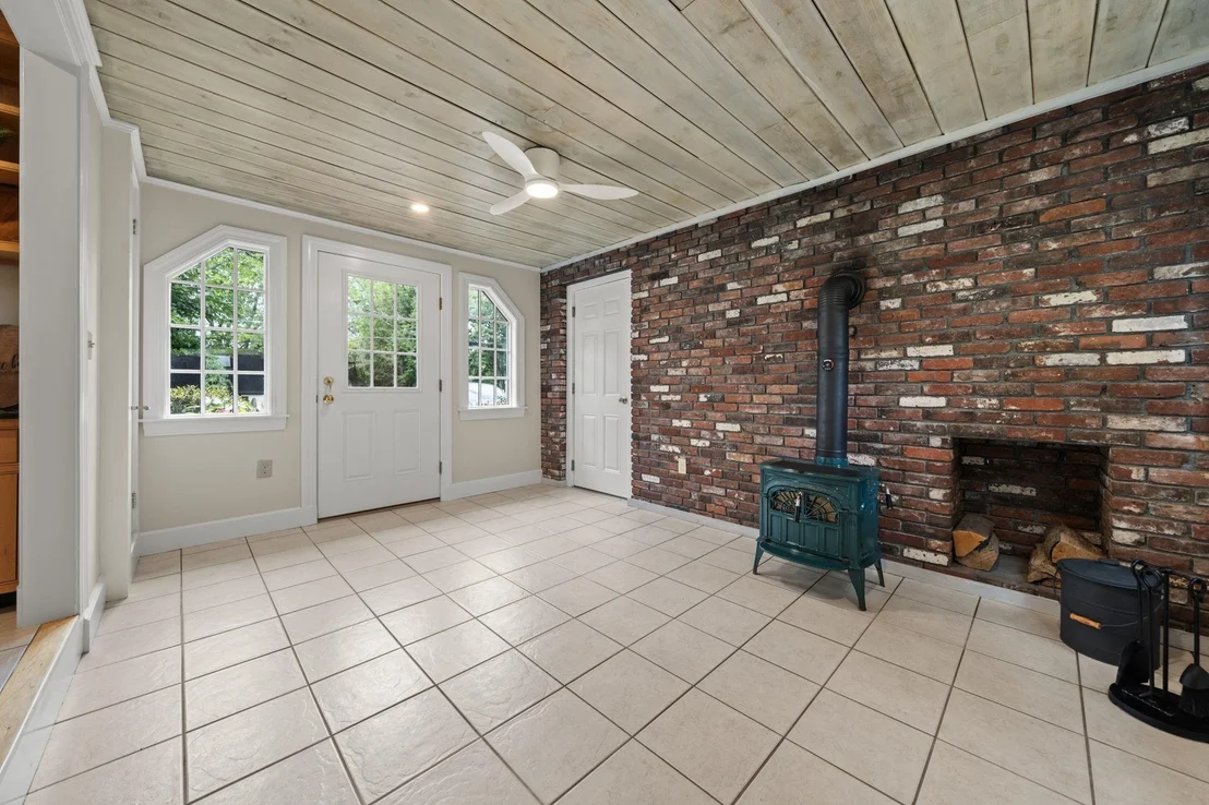 Photo of 9 Hillside