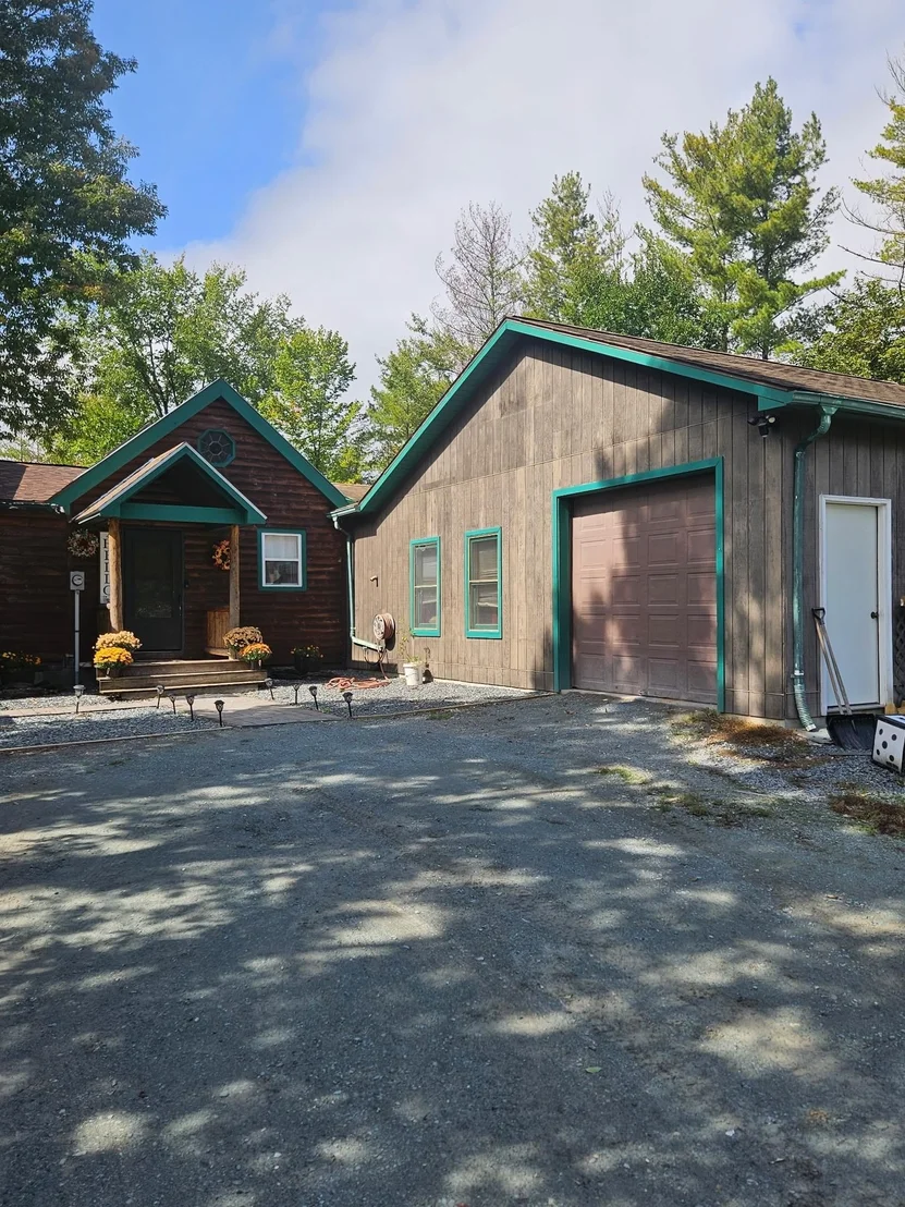 Photo of 731 Howard Hill