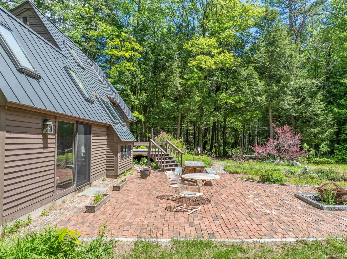 Photo of 47 Forest Pond