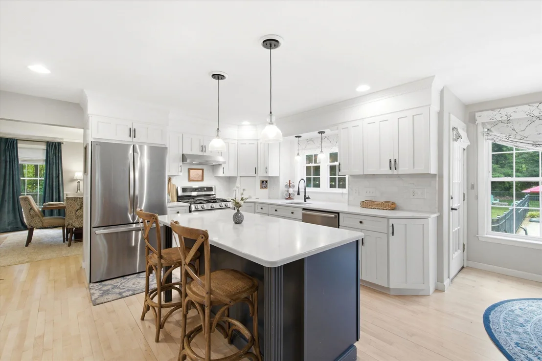Photo of 3 Taconic