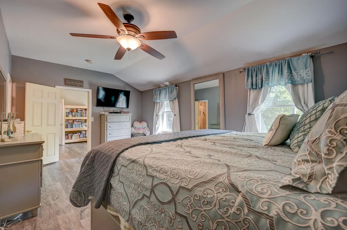 Photo of 633 Cobb Farm