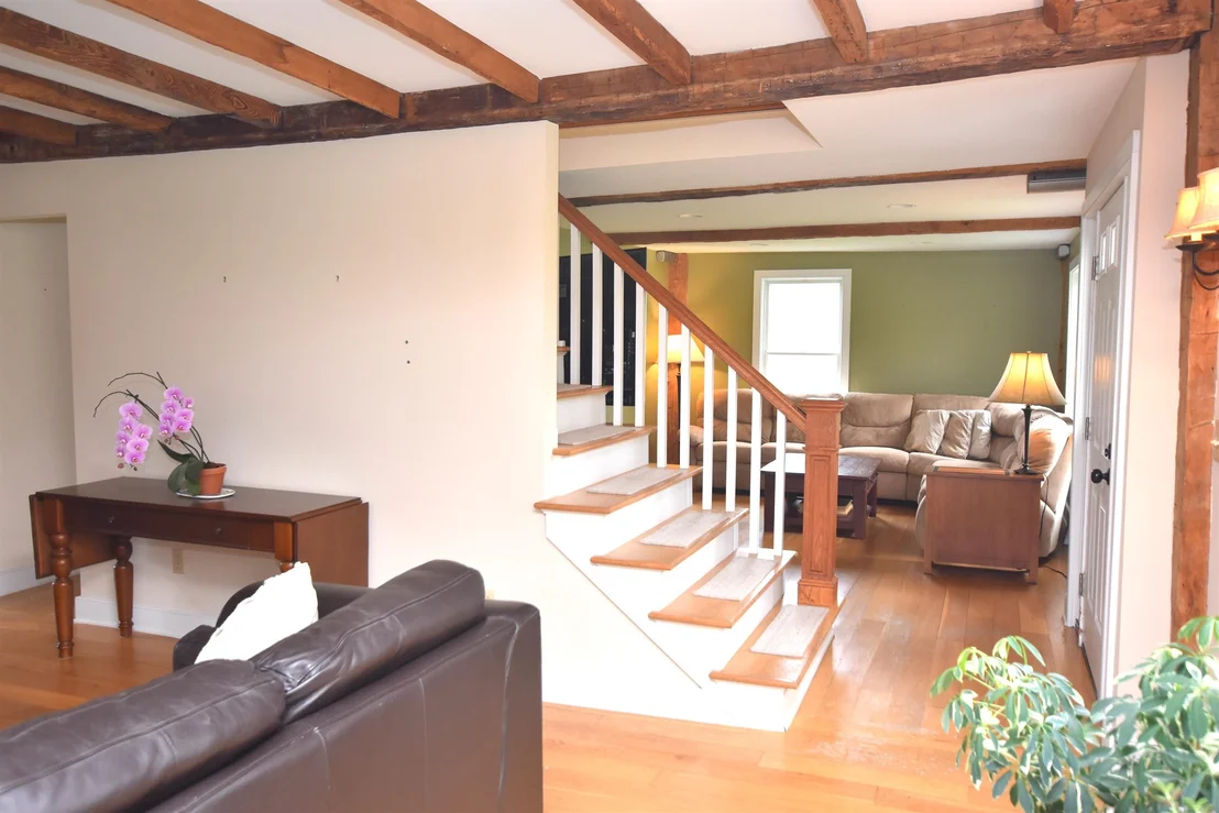 Photo of 3259 West Hill