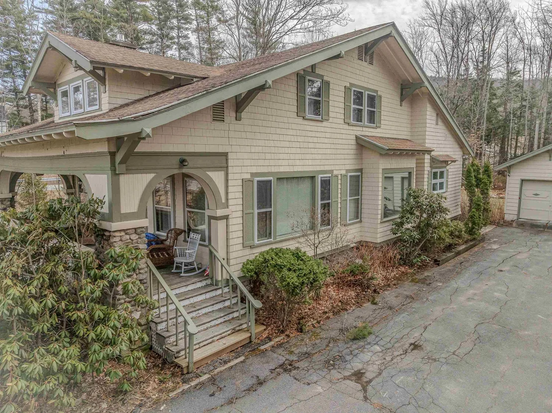 Photo of 2480 Main
