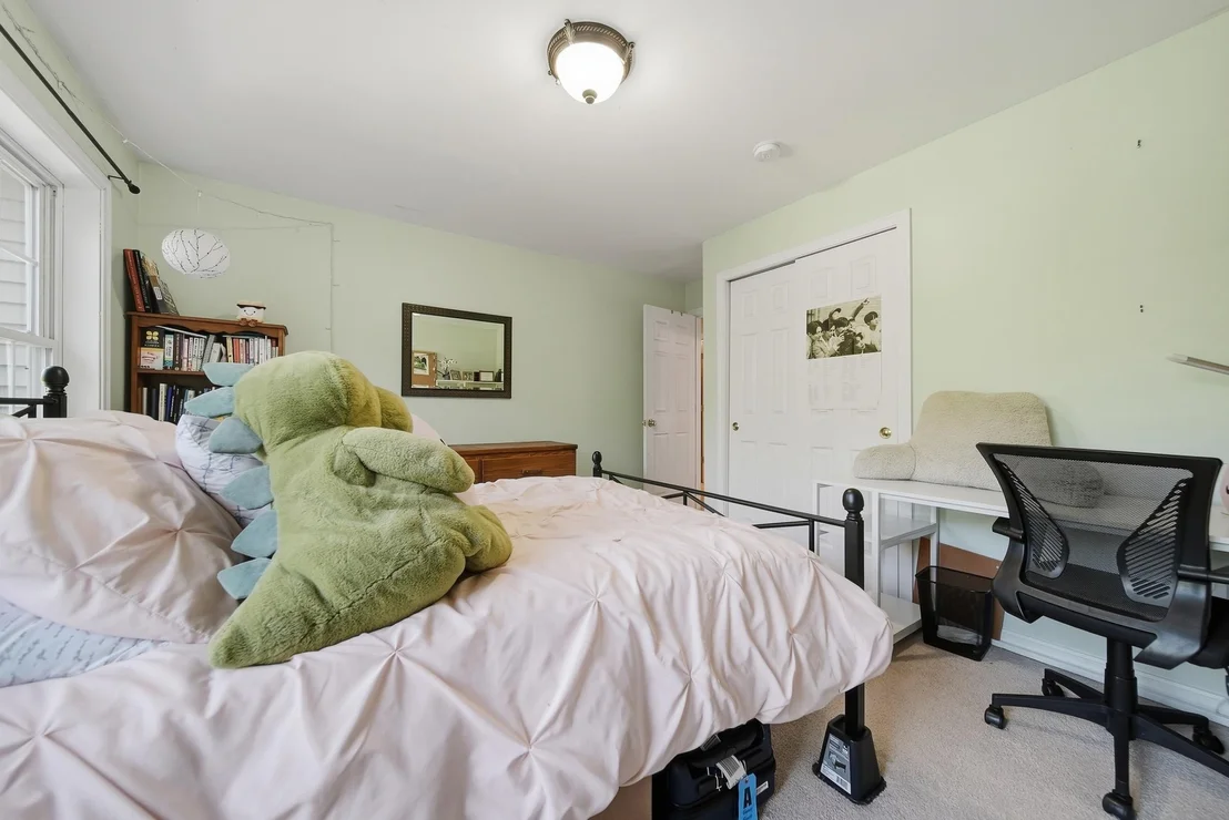 Photo of 298 Stocker Pond