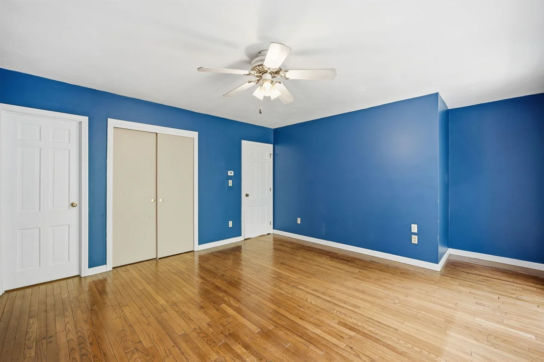 Photo of 135 Lower Straw