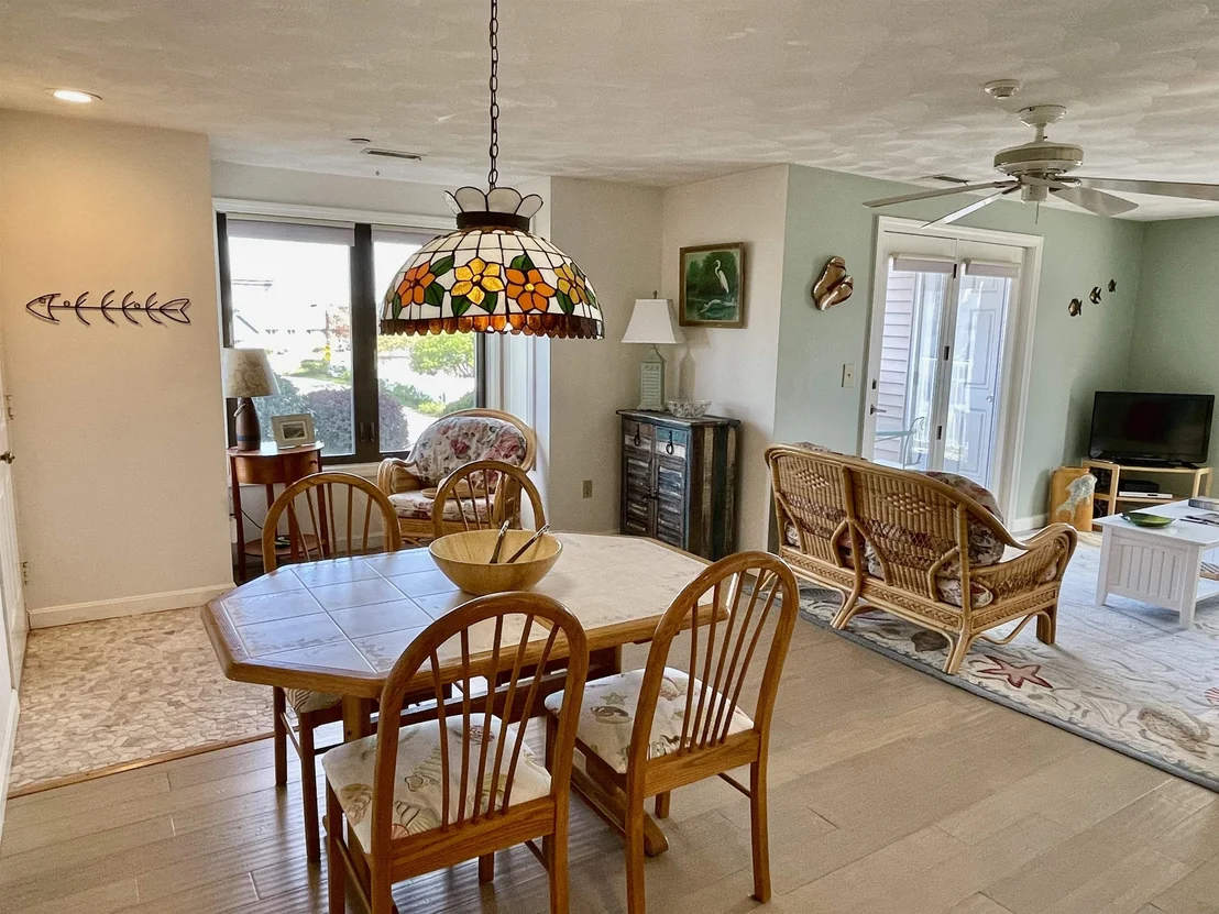 Photo of Unit UNIT1 at 975 Ocean