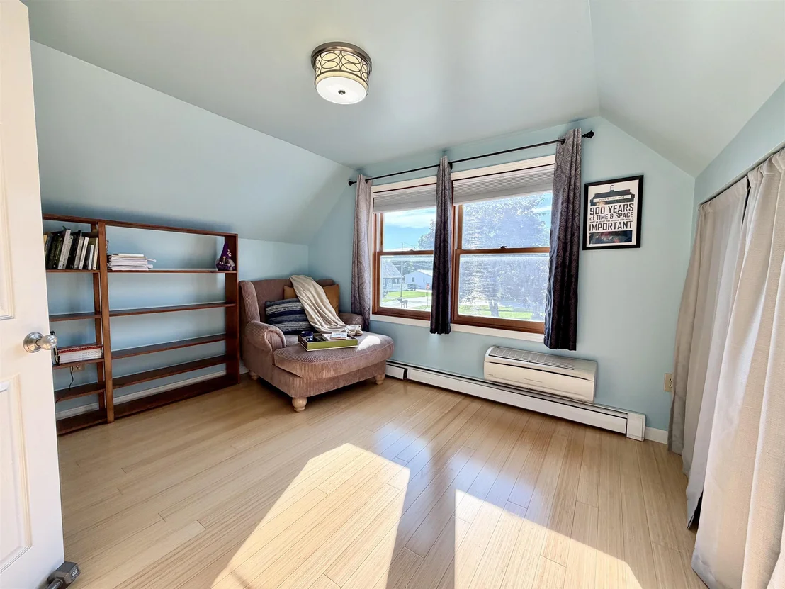 Photo of 23 Guyette