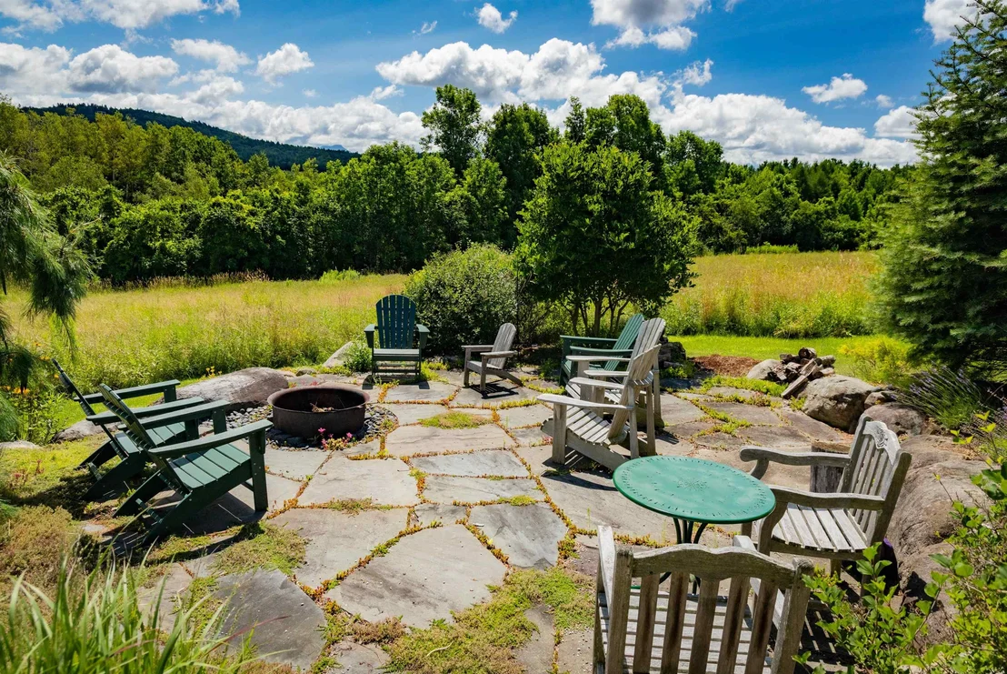 Photo of 947 Oak Hill