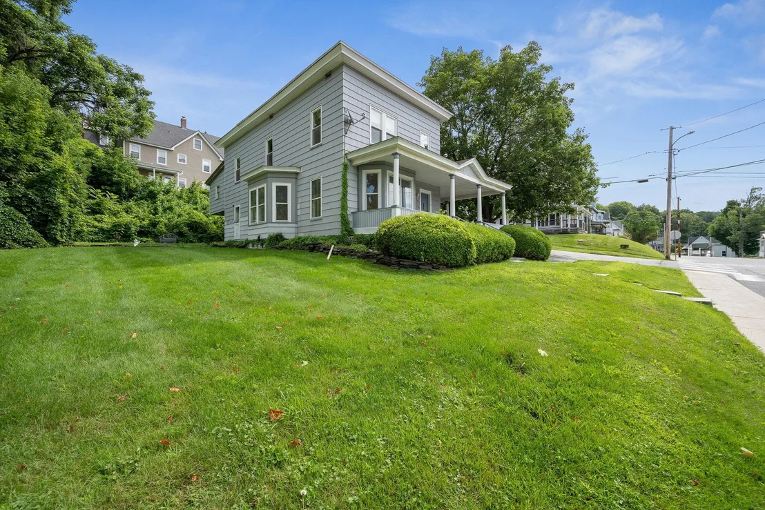 Photo of 22 Eastern