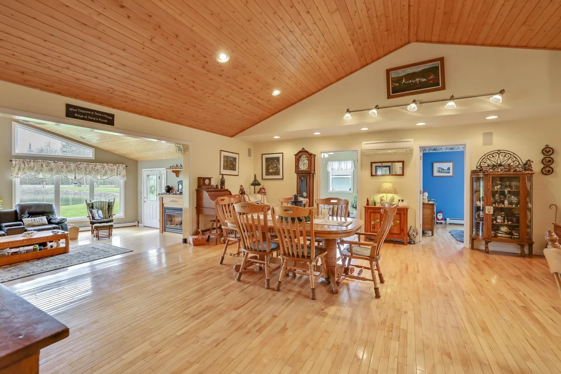 Photo of 348 Maple