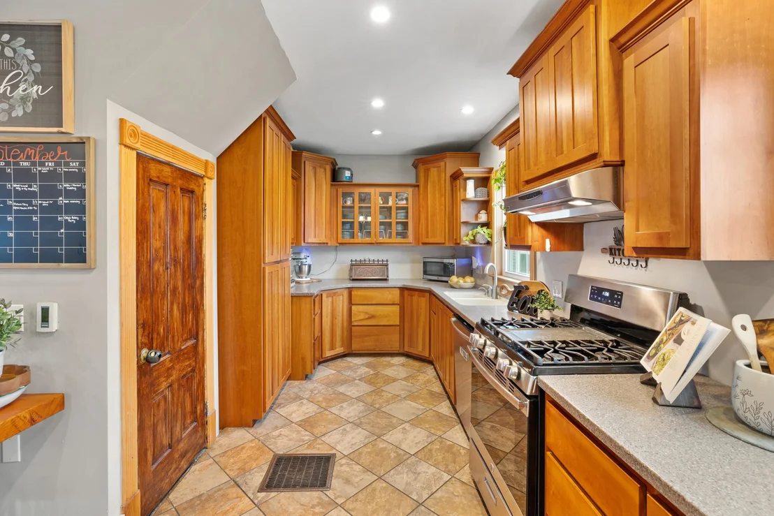 Photo of 83 Spring