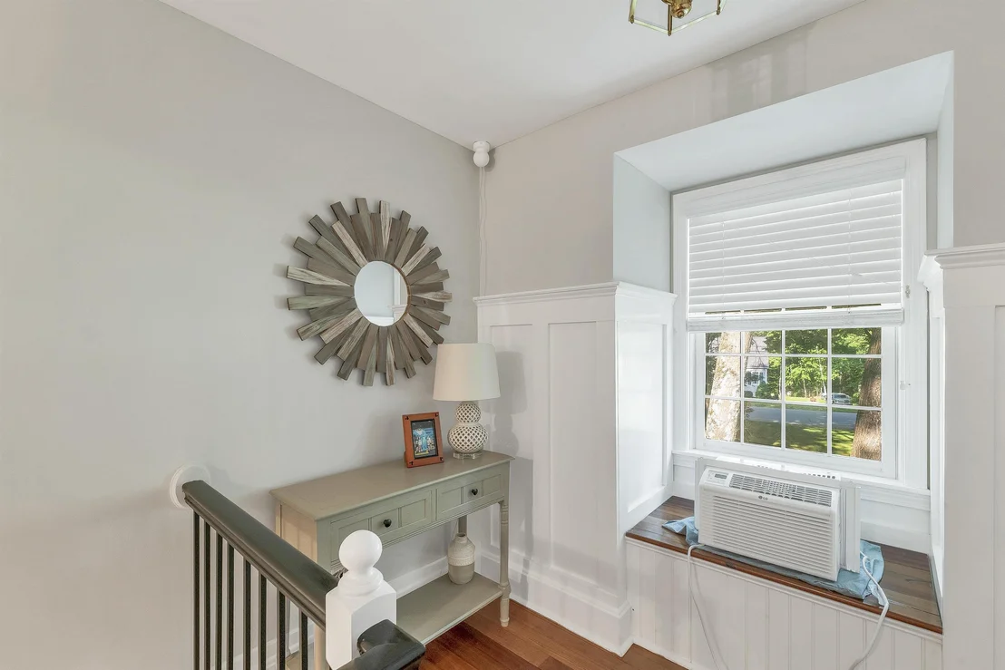 Photo of 9 Meadowview