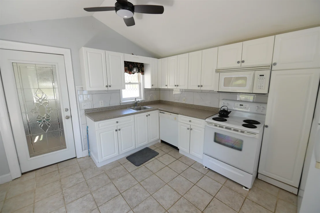 Photo of 208 White Cap