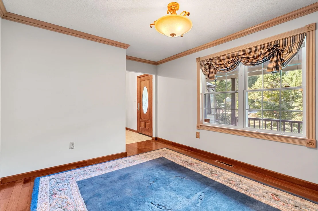 Photo of 34 Sharon