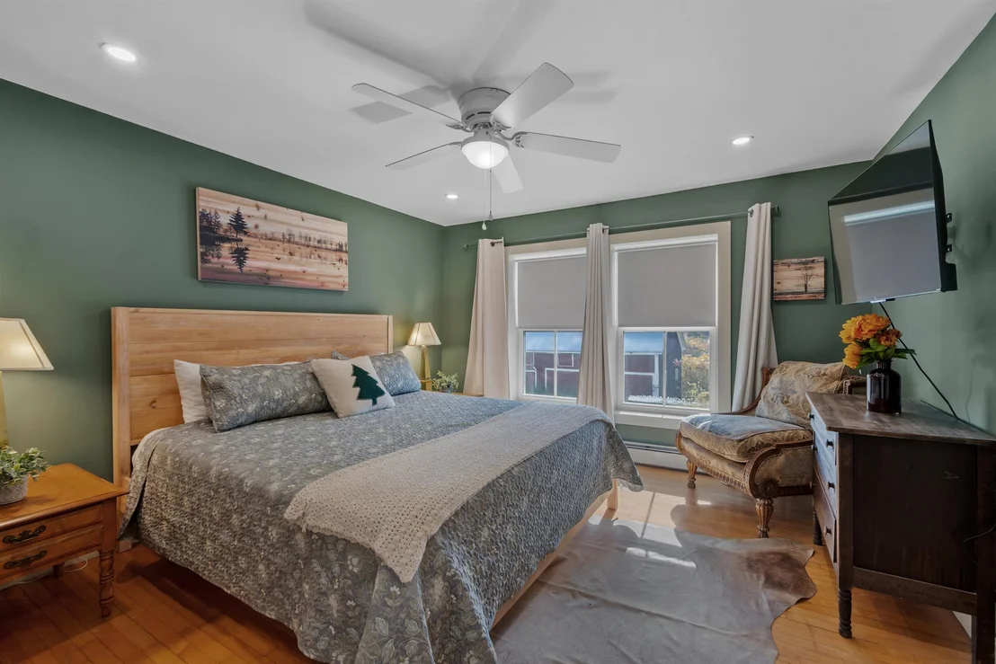 Photo of 2758 Main