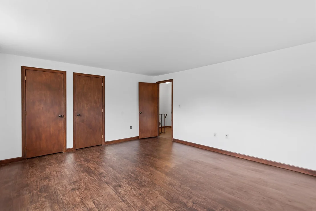 Photo of Unit UNITLUNITR at 31 Juniper