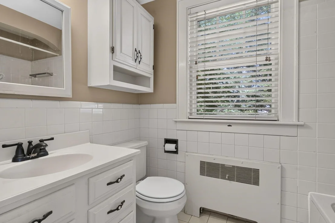 Photo of 831 Maple