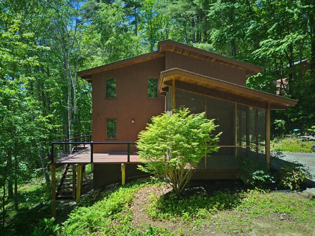 Photo of 18 Treehouse