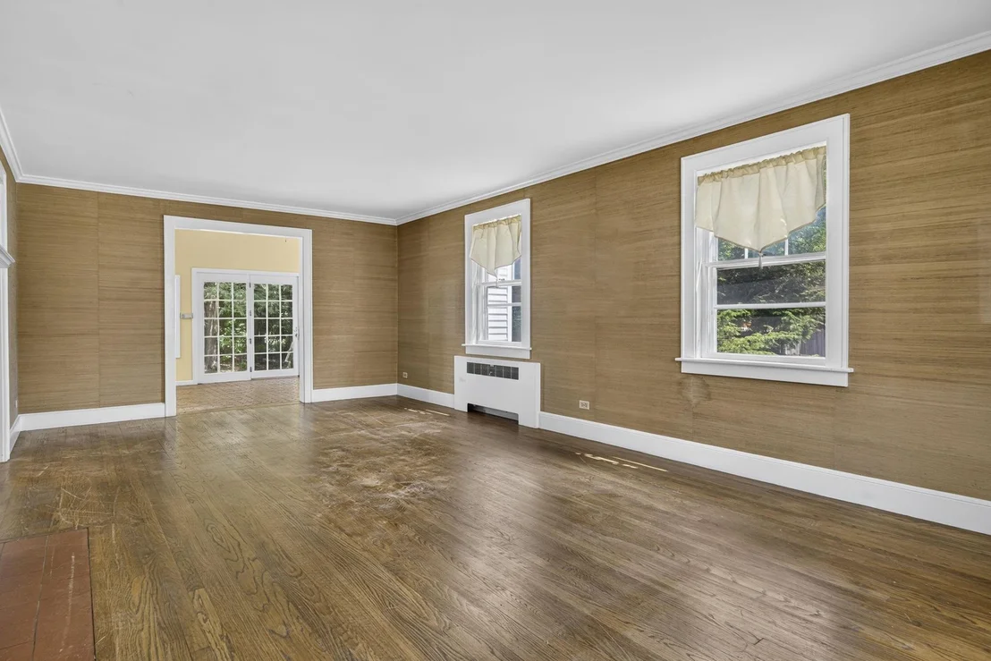 Photo of 831 Maple