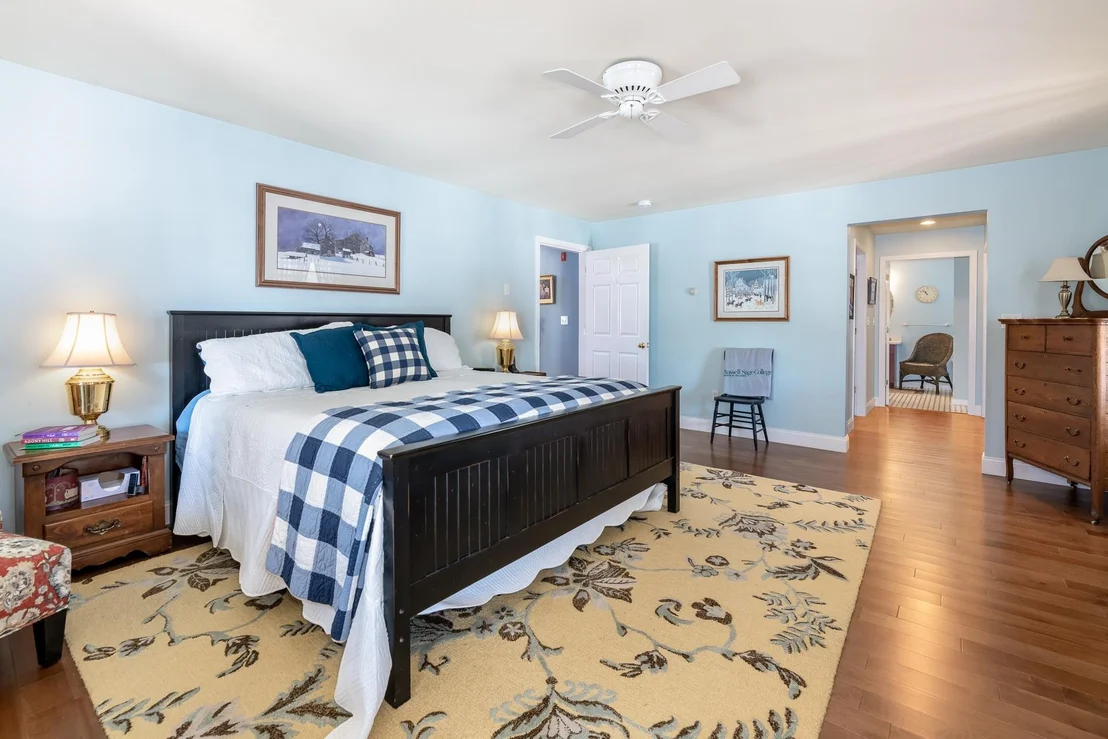 Photo of 8 Oak Knoll