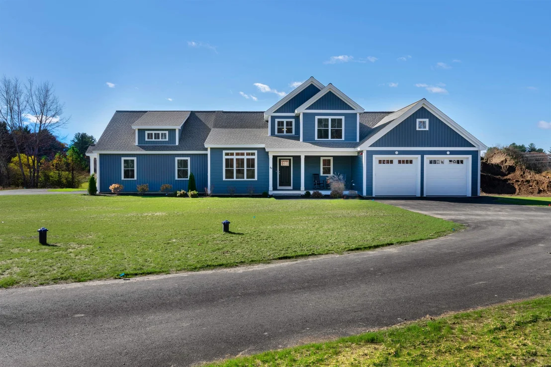 Photo of 8 Acadia