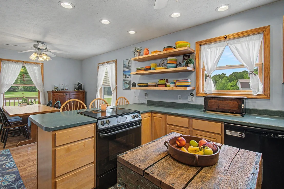 Photo of 2446 Carter Hill