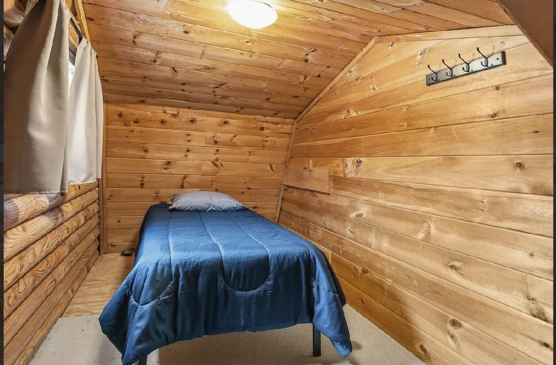 Photo of 2142 Halls Stream
