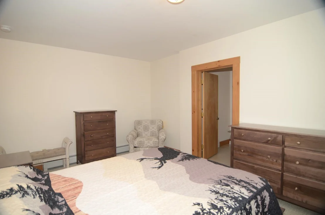 Photo of 734 Herrick