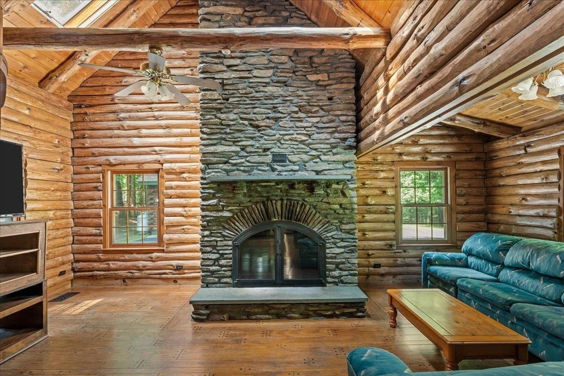 Photo of 34 Edwards Mill
