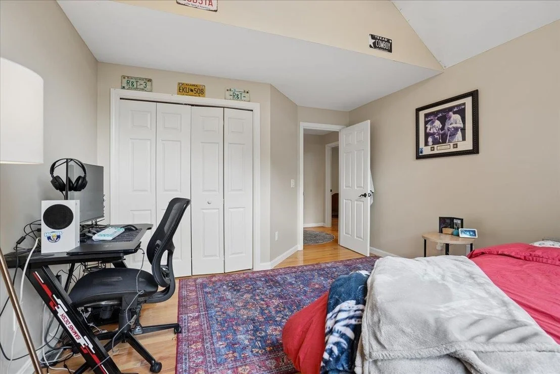 Photo of 72 Oakmont
