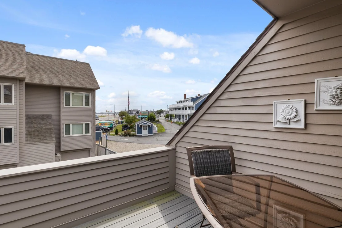 Photo of Unit 6 at 939 Ocean