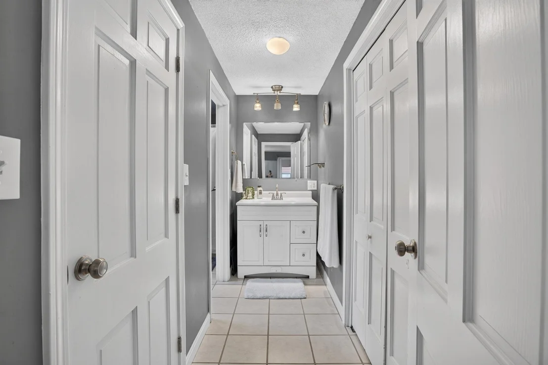 Photo of 2 Queensway