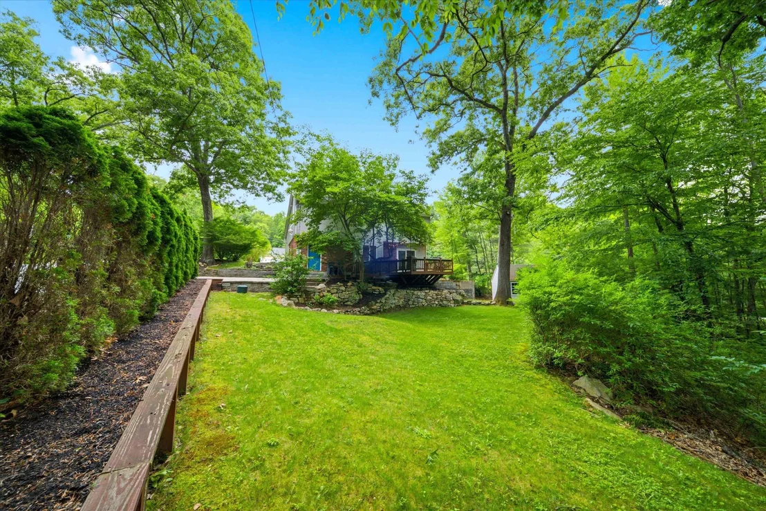 Photo of 107 Hackett Hill